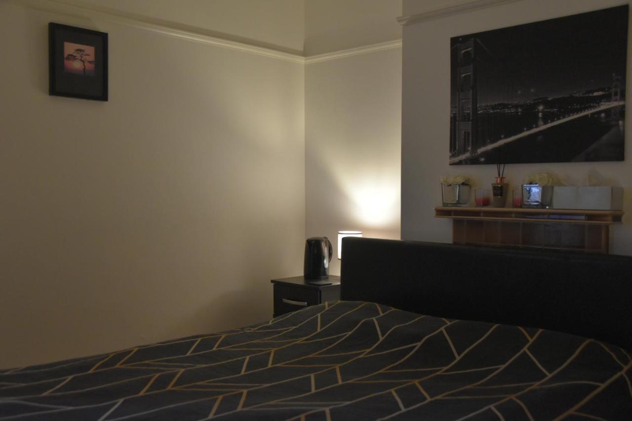 卢顿 Clarendon House酒店 外观 照片