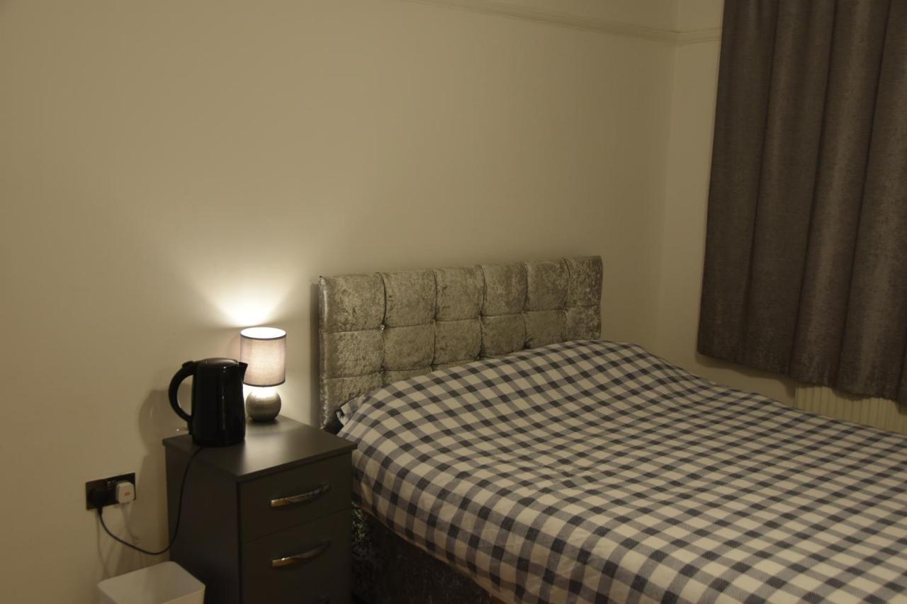卢顿 Clarendon House酒店 外观 照片